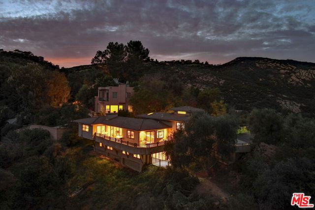 20634 Medley Lane, Topanga, CA 90290