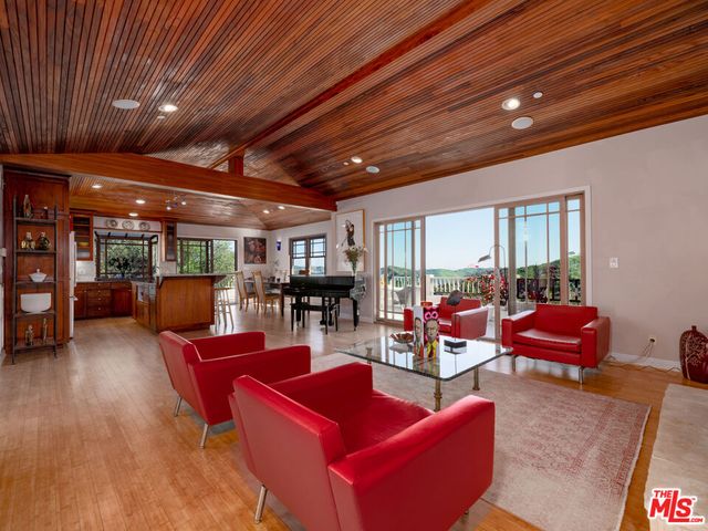 20634 Medley Lane, Topanga, CA 90290