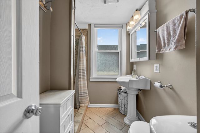 16 Artillery Lane, Nashua, NH 03064
