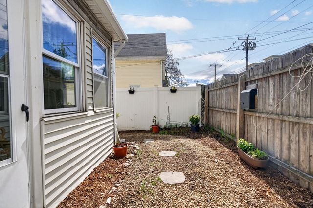 16 Artillery Lane, Nashua, NH 03064