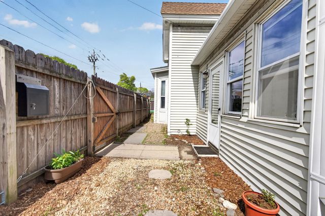 16 Artillery Lane, Nashua, NH 03064