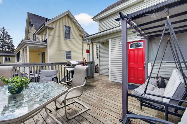 16 Artillery Lane, Nashua, NH 03064