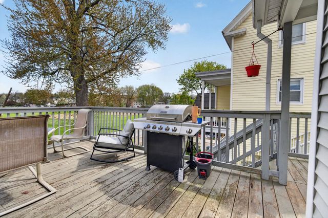 16 Artillery Lane, Nashua, NH 03064