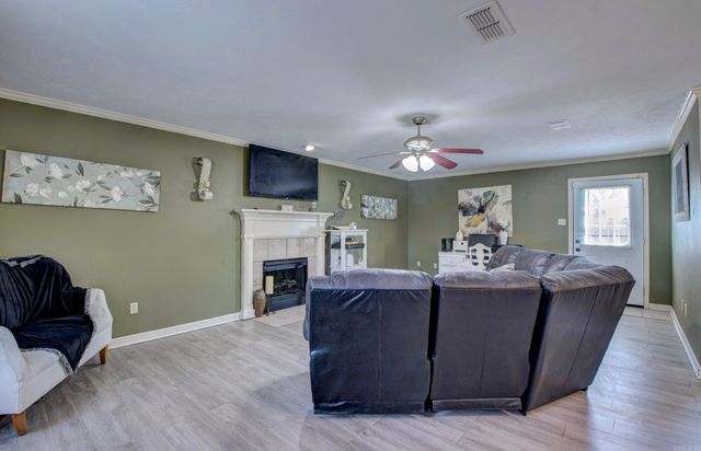 715 W Trickey Lane, Jacksonville, AR 72076