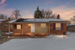 26752 Midway Street, Dearborn Heights, MI 48127