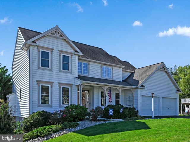 9 BULLRUSH LDG, Elizabethtown, PA 17022