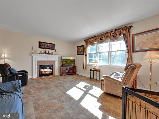 9 BULLRUSH LDG, Elizabethtown, PA 17022