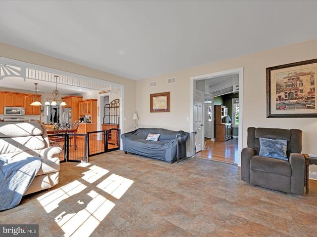 9 BULLRUSH LDG, Elizabethtown, PA 17022