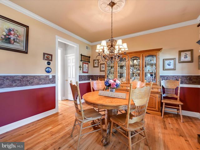 9 BULLRUSH LDG, Elizabethtown, PA 17022