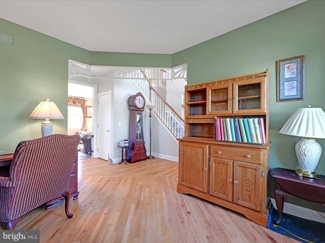 9 BULLRUSH LDG, Elizabethtown, PA 17022