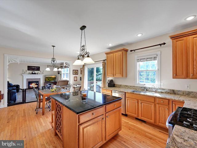 9 BULLRUSH LDG, Elizabethtown, PA 17022
