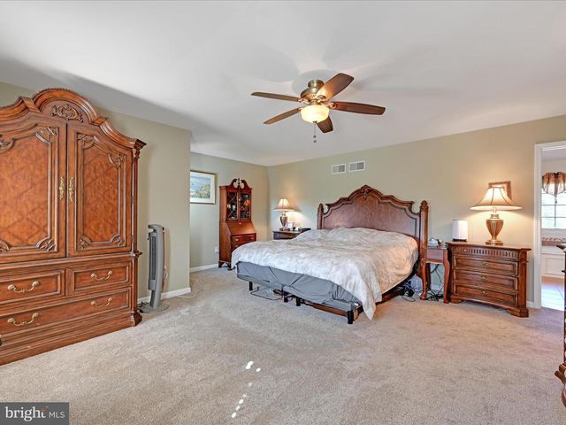 9 BULLRUSH LDG, Elizabethtown, PA 17022