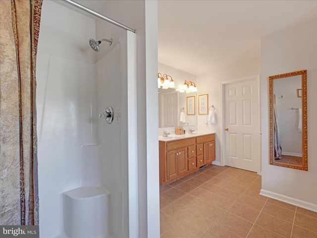 9 BULLRUSH LDG, Elizabethtown, PA 17022