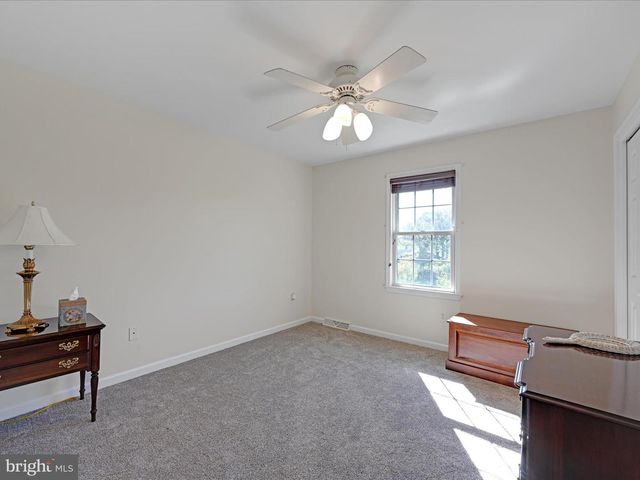 9 BULLRUSH LDG, Elizabethtown, PA 17022