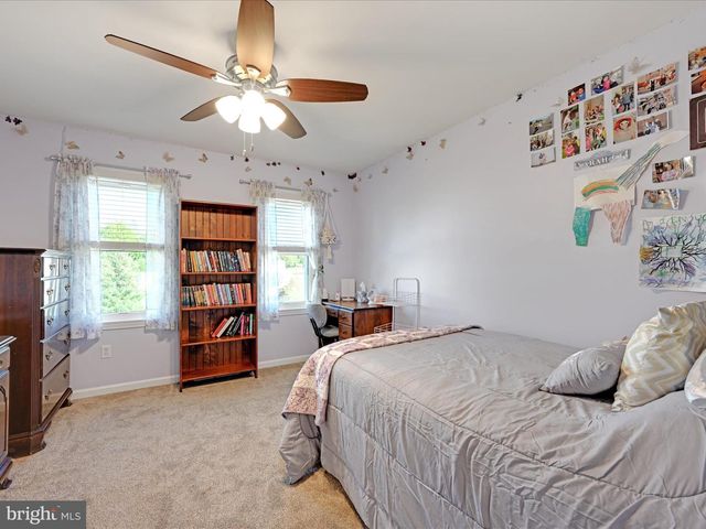 9 BULLRUSH LDG, Elizabethtown, PA 17022