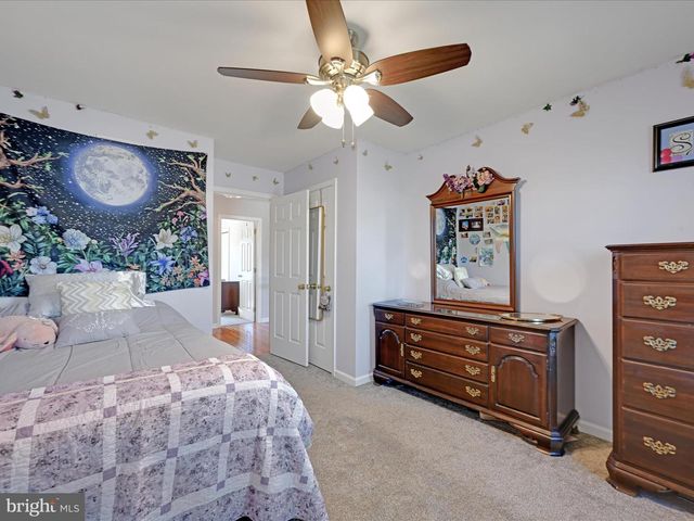 9 BULLRUSH LDG, Elizabethtown, PA 17022