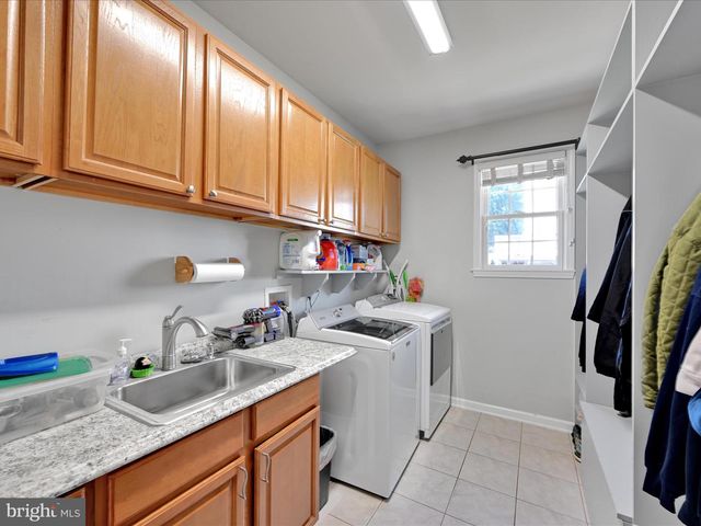 9 BULLRUSH LDG, Elizabethtown, PA 17022