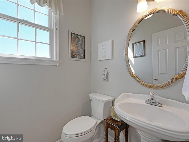 9 BULLRUSH LDG, Elizabethtown, PA 17022