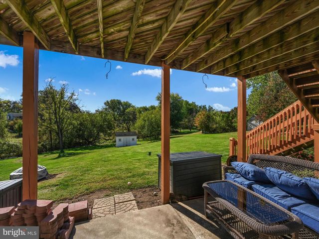 9 BULLRUSH LDG, Elizabethtown, PA 17022
