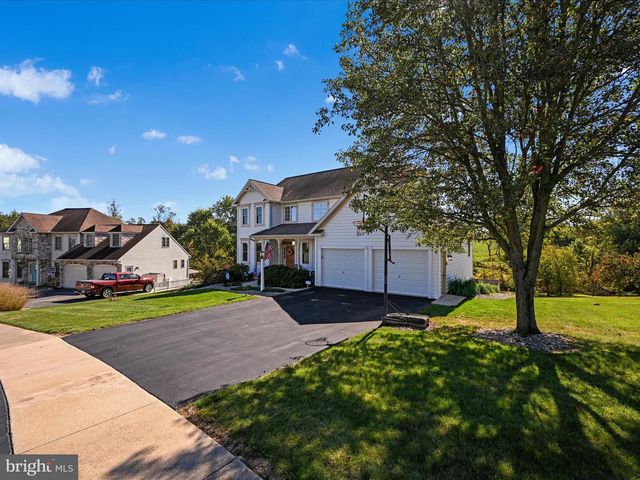 9 BULLRUSH LDG, Elizabethtown, PA 17022