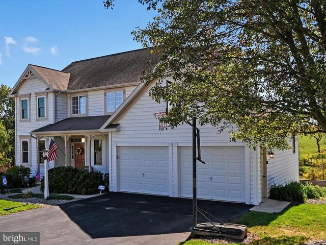 9 BULLRUSH LDG, Elizabethtown, PA 17022