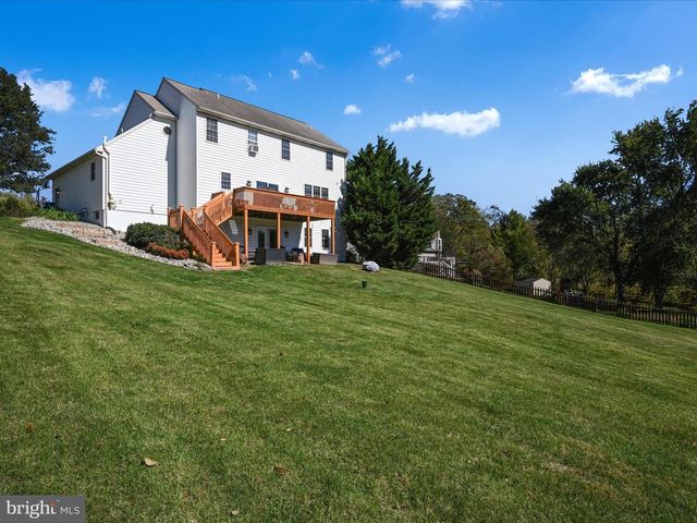 9 BULLRUSH LDG, Elizabethtown, PA 17022