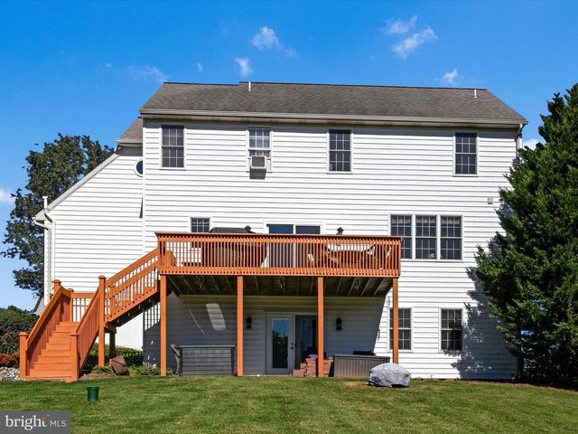 9 BULLRUSH LDG, Elizabethtown, PA 17022