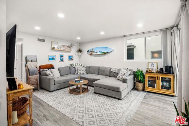 211 Cypress Street, Newport Beach, CA 92661