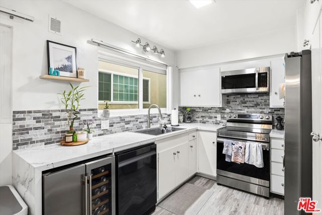 211 Cypress Street, Newport Beach, CA 92661