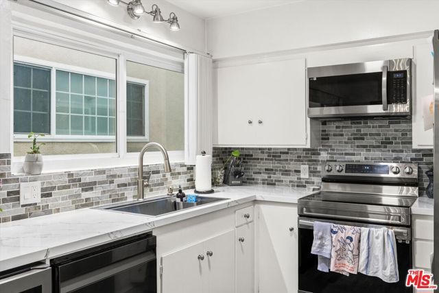 211 Cypress Street, Newport Beach, CA 92661