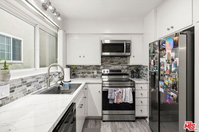 211 Cypress Street, Newport Beach, CA 92661