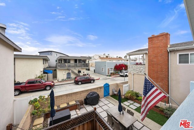 211 Cypress Street, Newport Beach, CA 92661