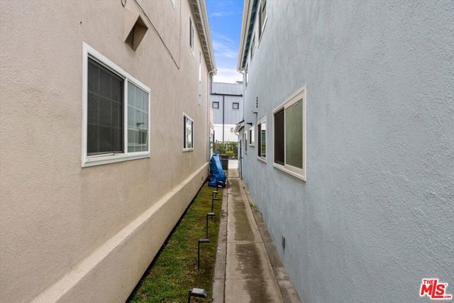 211 Cypress Street, Newport Beach, CA 92661