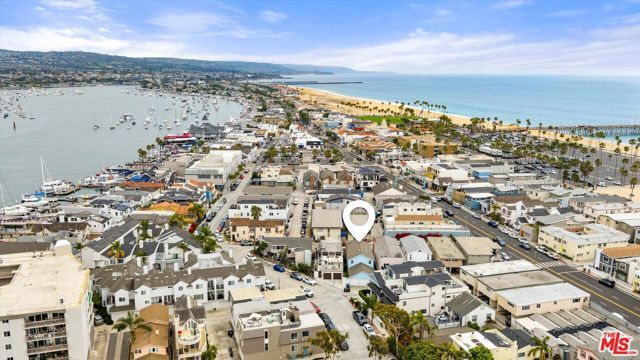 211 Cypress Street, Newport Beach, CA 92661