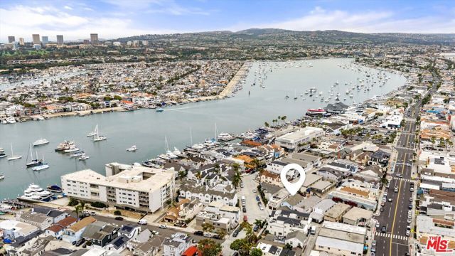 211 Cypress Street, Newport Beach, CA 92661