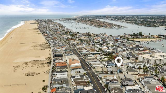 211 Cypress Street, Newport Beach, CA 92661