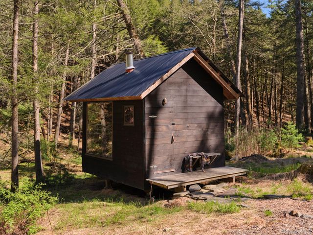55 Woods Road, Barryville, NY 12719