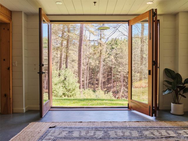 55 Woods Road, Barryville, NY 12719
