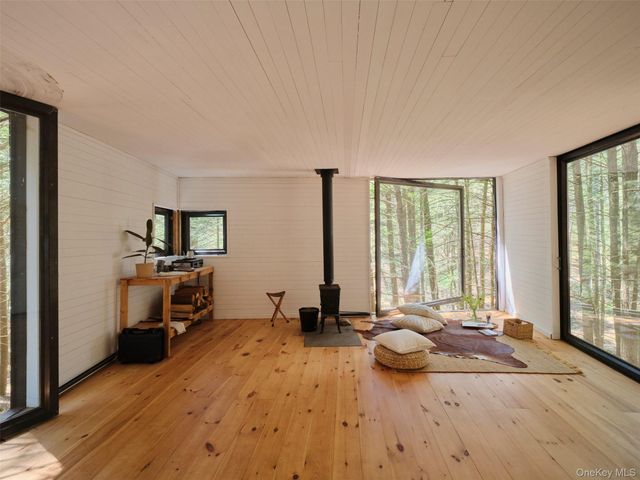 55 Woods Road, Barryville, NY 12719
