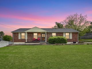 3113 Stafford Dr, Nashville, TN 37214
