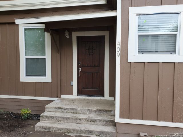 707 W CRAIG PL, San Antonio, TX 78212
