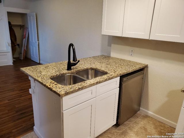 707 W CRAIG PL, San Antonio, TX 78212