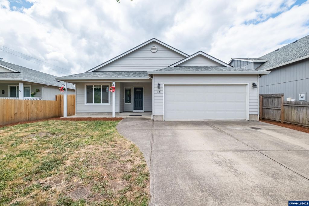 34 Grace St, Lebanon, OR 97355