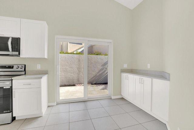 21 Selby Lane, Palm Beach Gardens, FL 33418