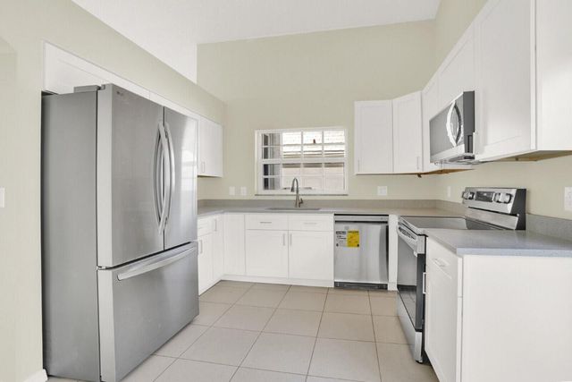 21 Selby Lane, Palm Beach Gardens, FL 33418