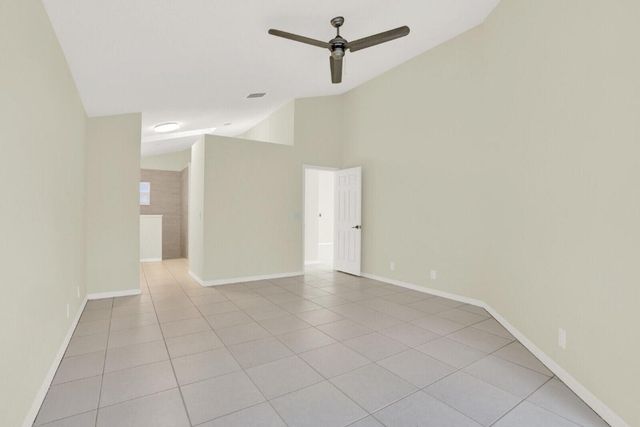 21 Selby Lane, Palm Beach Gardens, FL 33418