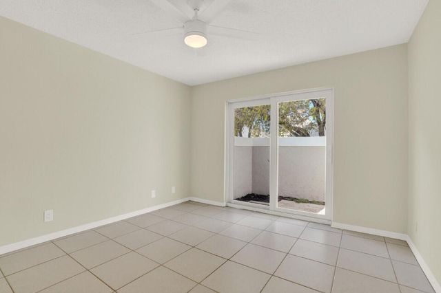 21 Selby Lane, Palm Beach Gardens, FL 33418