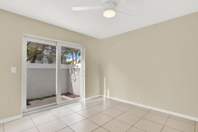 21 Selby Lane, Palm Beach Gardens, FL 33418