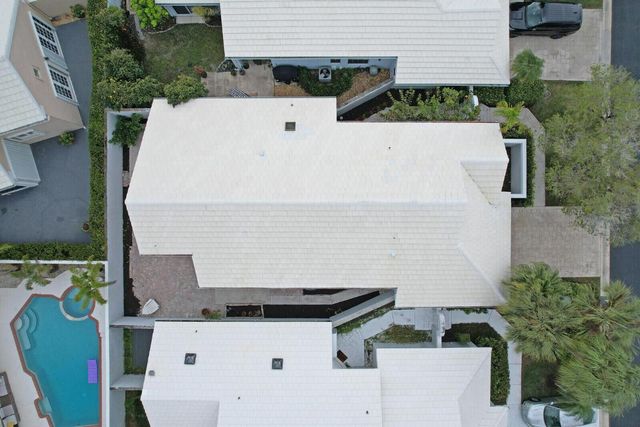 21 Selby Lane, Palm Beach Gardens, FL 33418