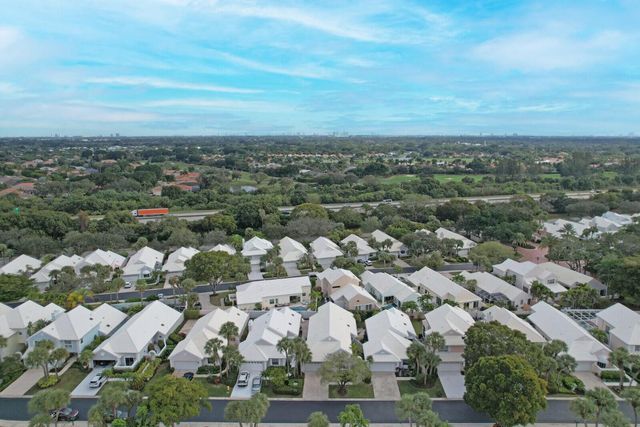 21 Selby Lane, Palm Beach Gardens, FL 33418